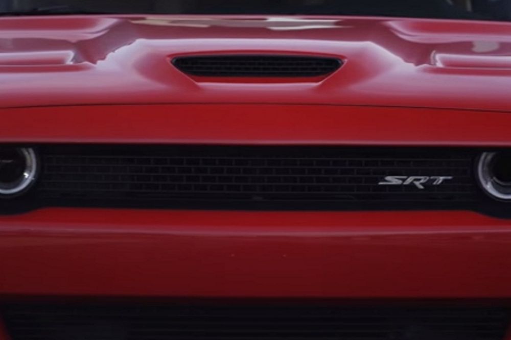 Dodge Challenger SRT Hellcat με 707 άλογα (video)