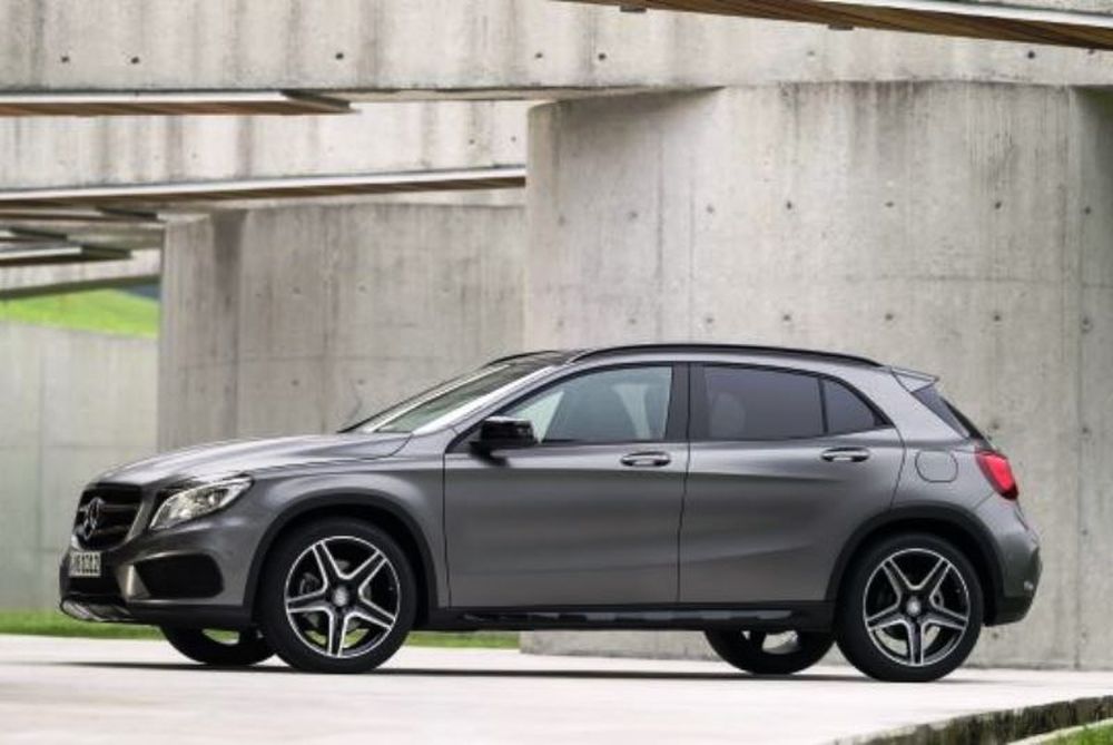 «Πιέζουμε» τη Mercedes – Benz GLA 