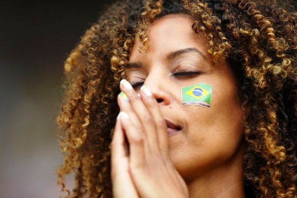 Παγκόσμιο Κύπελλο Ποδοσφαίρου 2014 – Ημιτελικοί: Καίνε σημαίες της Βραζιλίας! (photo)