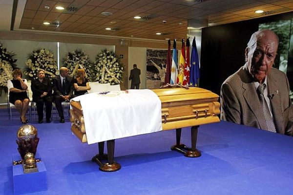 Ρεάλ Μαδρίτης: Αντίο μεγάλε Ντι Στέφανο (photos+videos)