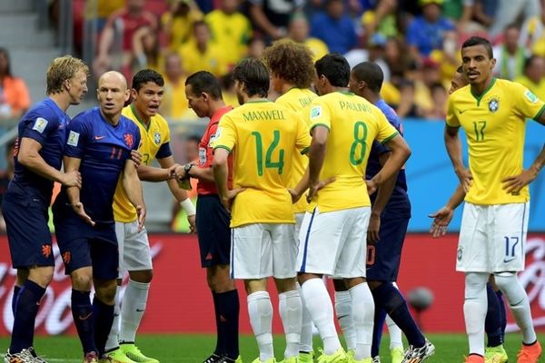 Παγκόσμιο Κύπελλο Ποδοσφαίρου 2014 – Μικρός τελικός: Η χειρότερη διαιτητική απόφαση (photos+video)