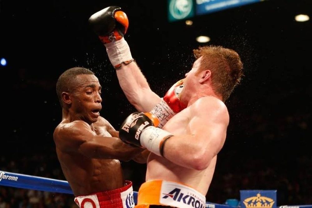 Μποξ: Δύσκολη νίκη για Canelo (videos)