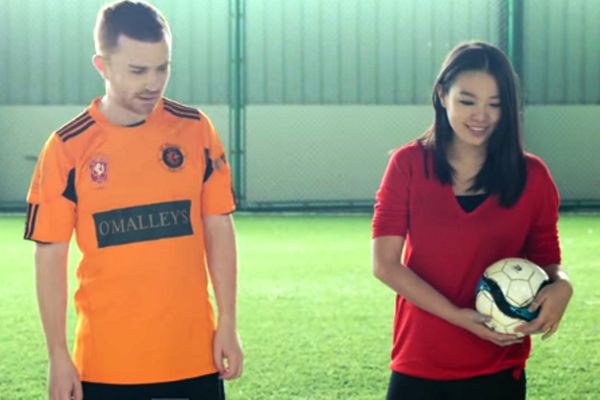 Ζωγραφίζει… με την μπάλα (video +photo)