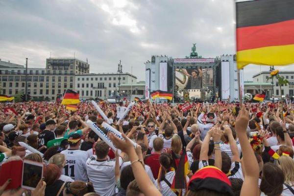 Μουντιάλ 2014:Το Βερολίνο και η Γερμανία γιορτάζουν (photos)