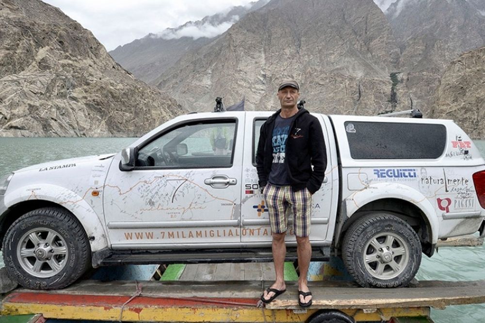 Σαράντα Ιταλοί και ένας Έλληνας στο γύρο του κόσμου!