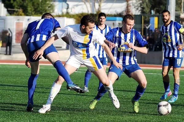 Ιωνικός: Τριπλό μεταγραφικό «μπαμ»