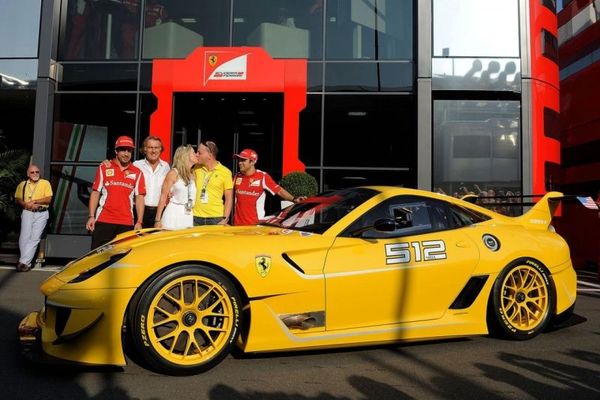 Video: Μια βόλτα με Ferrari 599XX Evolution