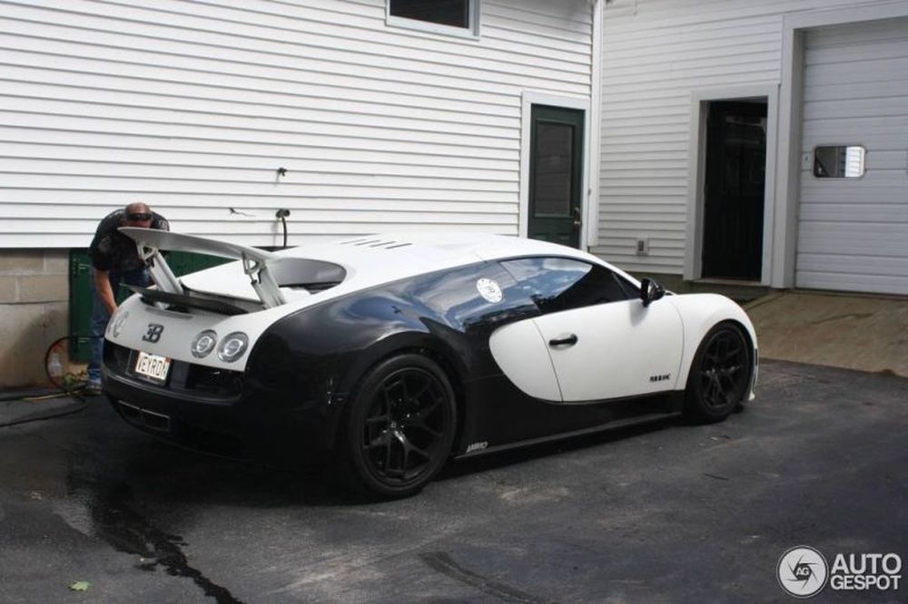 Video: Τα είχε σχεδόν... 400 η Veyron Super Sport Pur Blanc!