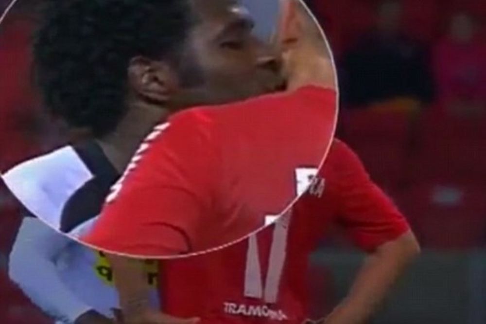 Κύπελλο Βραζιλίας: Παίκτης φίλησε ρουφηχτά στο λαιμό αντίπαλο! (videos)