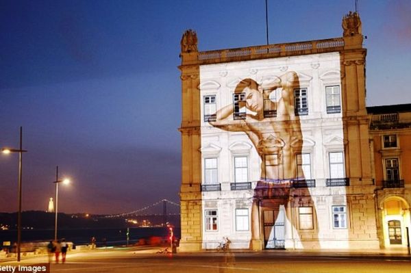 Τα εσώρουχα της νέας συλλογής του Κριστιάνο (photos)