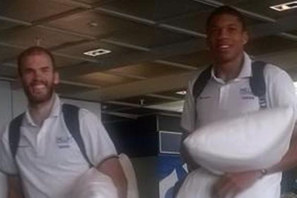 Εθνική Μπάσκετ Ανδρών: Ο Αντετοκούνμπο, ο Καλάθης και τα... μαξιλάρια! (photos)