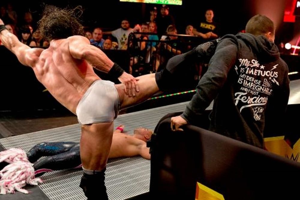 NXT: Αδικία για Breeze (photos+videos)