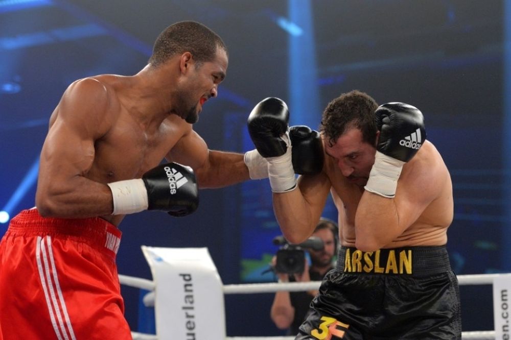 Μποξ: Νέα αποτυχία για τον 43χρονο Arslan (videos)