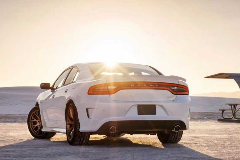 Αυτό είναι το πανίσχυρο Dodge Charger SRT Hellcat 
