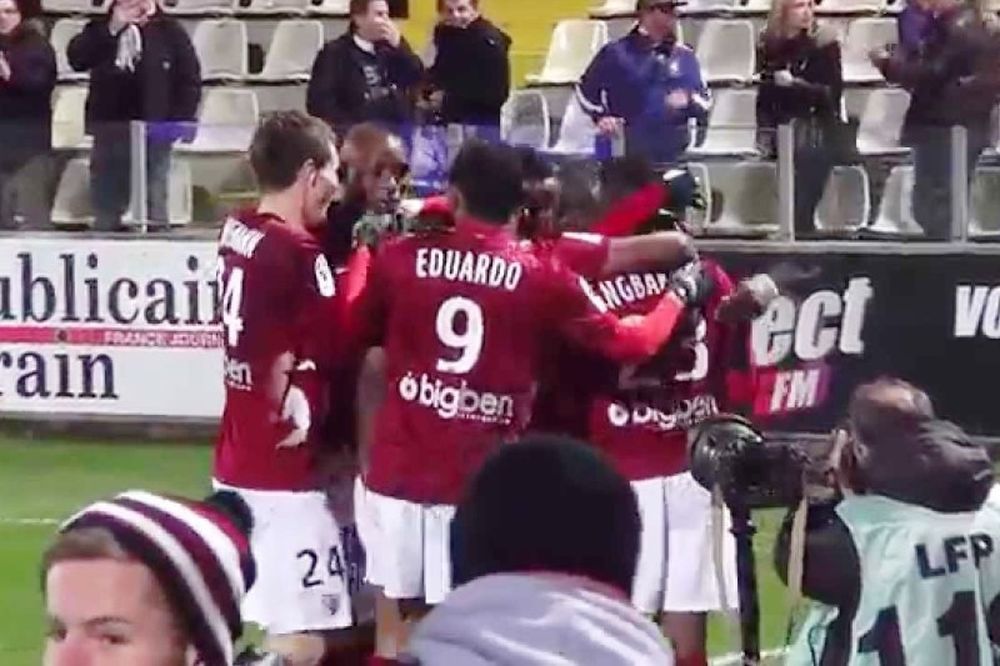 Μεγάλη ανατροπή για Μετζ, 2-1 τη Λιόν