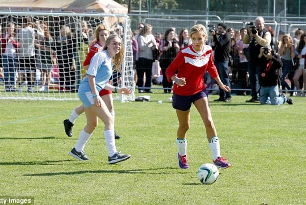 Όταν οι σελέμπριτι παίζουν μπάλα (videos+photos)