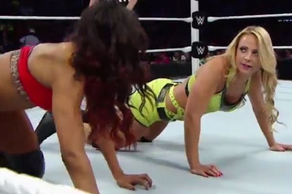 Superstars: Έμεινε στα χορευτικά η Emma (videos)