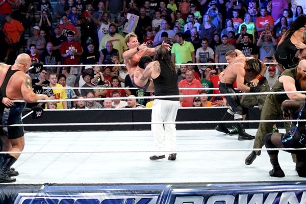 SmackDown: Χώρεσαν… όλοι στο main event (photos+videos)