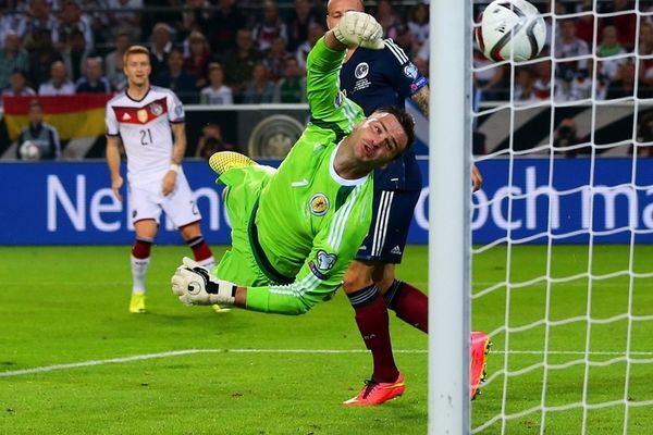 EURO 2016: Ο Μίλερ έσωσε τη Γερμανία από το σοκ (video)