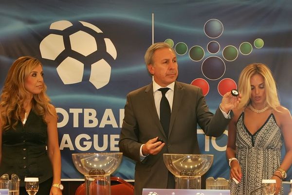 H κλήρωση της Football League (photos)