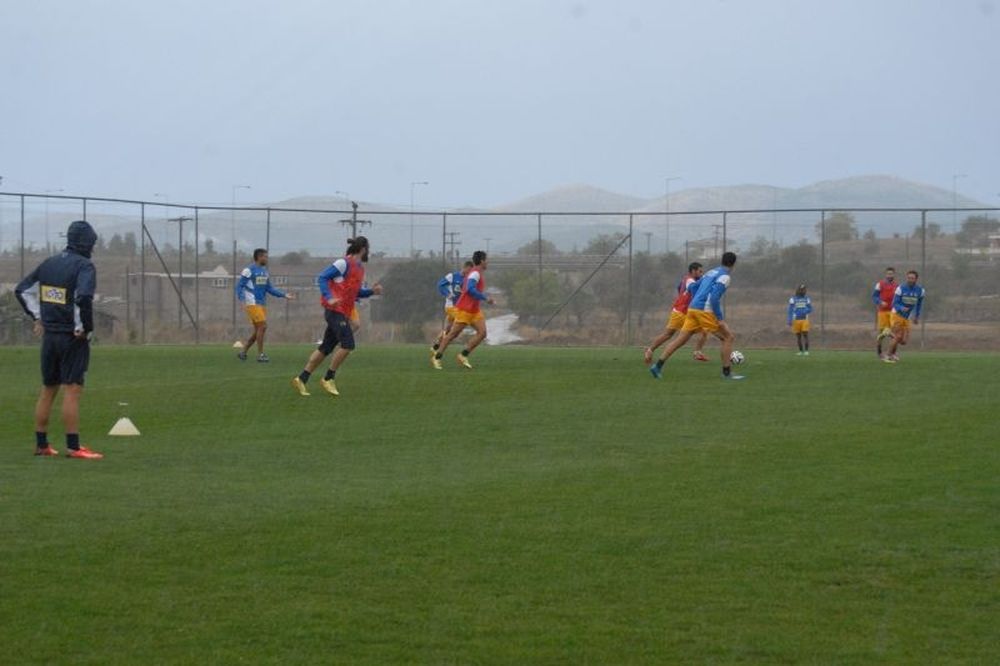 Αστέρας Τρίπολης: Υπό δυνατή βροχή η προπόνηση