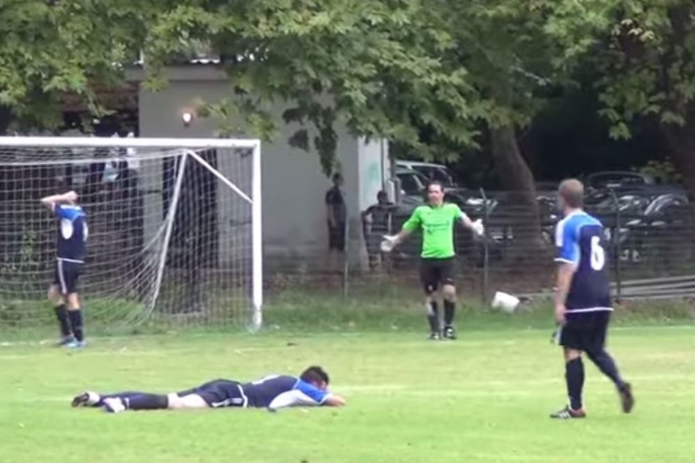 Το αυτογκόλ της χρονιάς! (video)