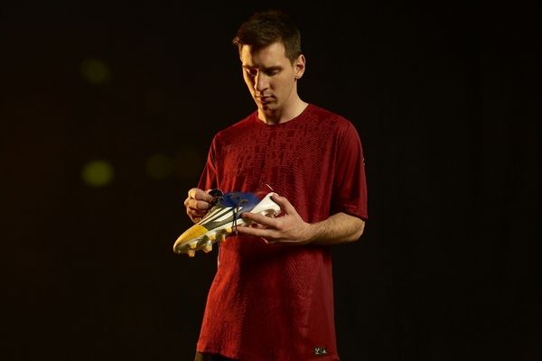H adidas παρουσιάζει το νέο adizero f50 Messi (photos)
