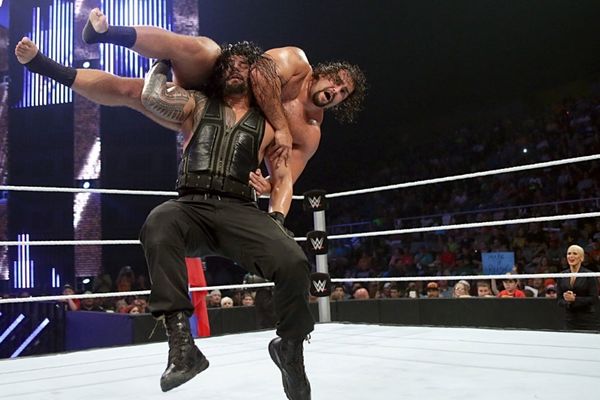 SmackDown: Reigns με Rollins και στη μέση ο… Rusev (photos+videos)