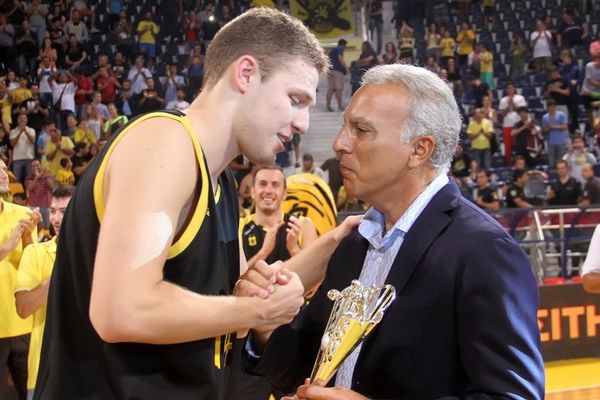 Βεζένκοφ: «Πρέπει να κερδίσουμε τον Ηλυσιακό» (photos)