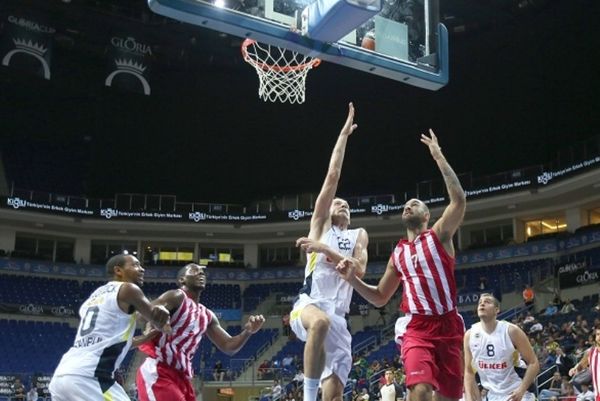 «Gloria Cup»: Ολυμπιακός - Φενέρμπαχτσε/Ούλκερ 69-60 (photos)