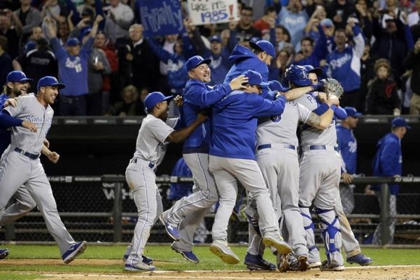 MLB: «Εισιτήριο» για τους Ρόαγιαλς του Μουστάκα (videos)