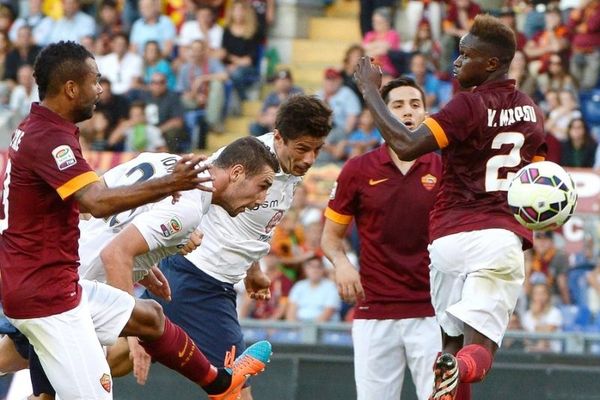 Απτόητη η Ρόμα, 2-0 τη Βερόνα (video)