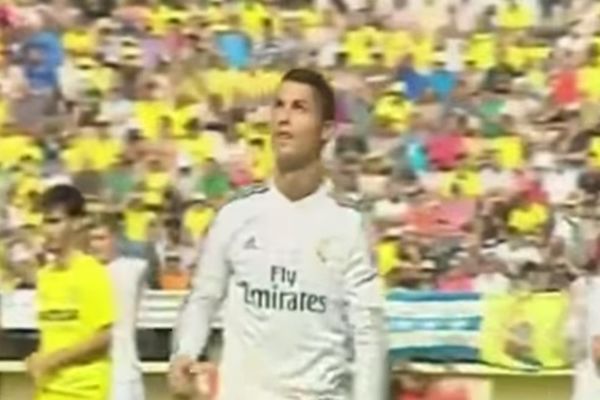 Κριστιάνο Ρονάλντο: Αινιγματική αντίδραση στο πανό για τη Γιουνάιτεντ (video)