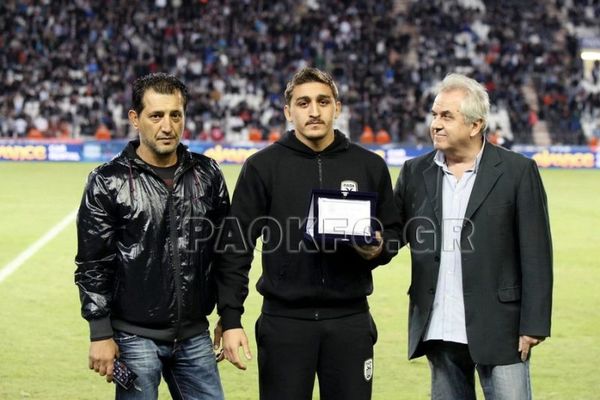ΠΑΟΚ: Βράβευσε Τσεκερίδη (video)