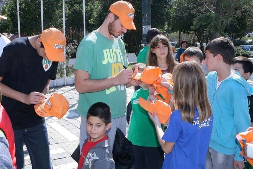 ΚΑΟΔ: Μοίρασαν αυτόγραφα (photos)