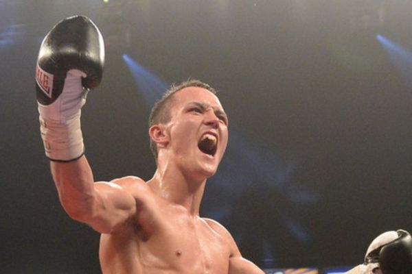 Μποξ: Νέος τίτλος για Warrington, επαναφορά για Burns