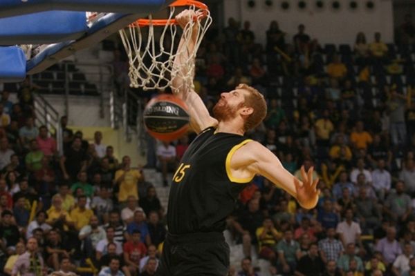 Νέιμικ: «Έτοιμοι να κερδίσουμε την ΑΕΚ»