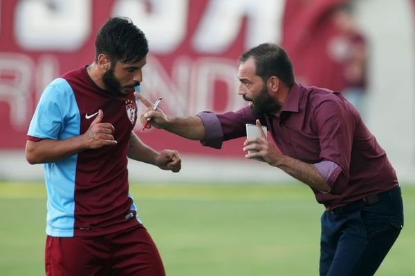 Λάρισα: Η φανέλα… με χορηγό (photo)