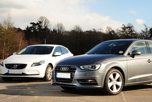 Συγκρίνουμε τα Volvo V40 T3 και το Audi A3 SB