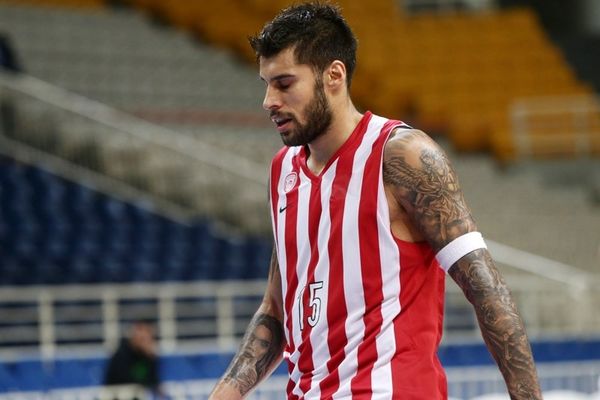 Ολυμπιακός: Χειρουργήθηκε ο Πρίντεζης