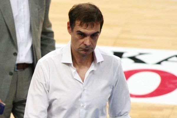 Ολυμπιακός: Παραιτήθηκε ο Μπαρτζώκας