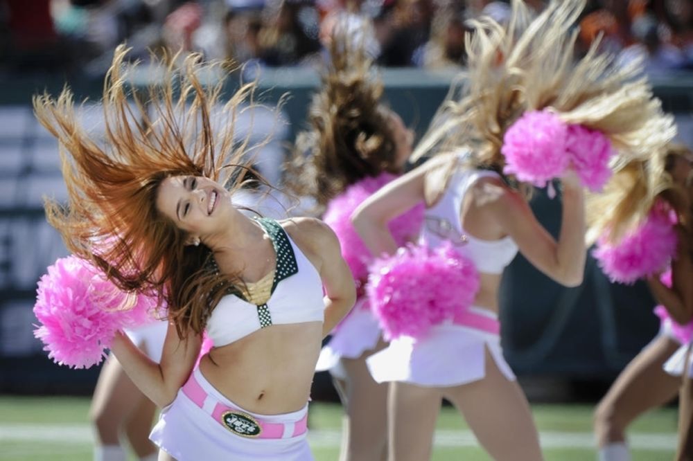 NFL: Σόου και θέαμα από τις Cheerleaders (photos)