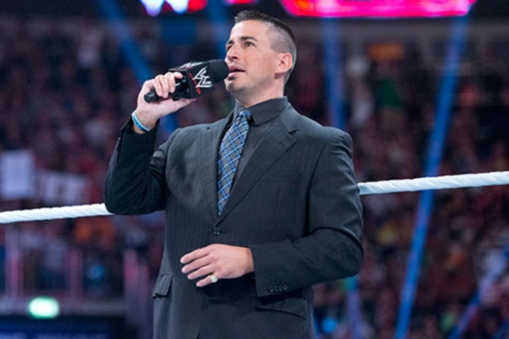 WWE: Τέλος ο Justin Roberts!