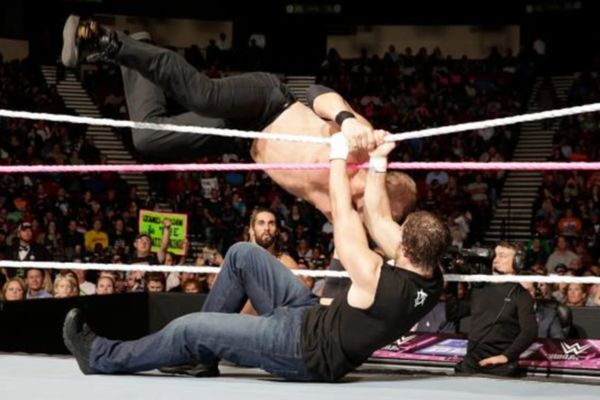 SmackDown: Επιμένουν ο Rollins και οι Authority (photos+videos)