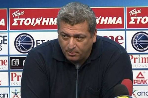 Ζουρνατσίδης: «Για έναν ηλίθιο βρίσκεται σε τέτοια θέση ο Άρης»