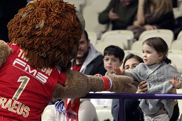 Ολυμπιακός: Μοιράζει δώρα ο «Θρυλέων» στο ΣΕΦ