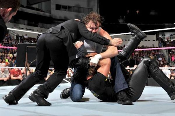 SmackDown: «Αρχηγός» ο Dean Ambrose (photos+videos)