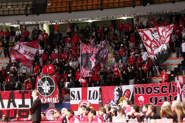 Onsports TV: Λίγοι αλλά καλοί στο ΣΕΦ (video)