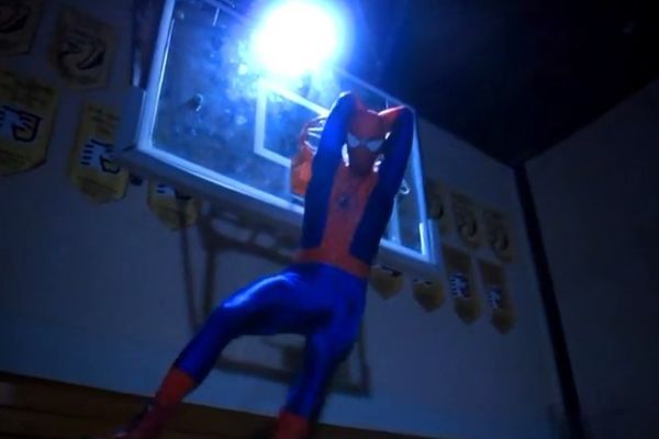Απίστευτα καρφώματα από τον... Spiderman! (video)