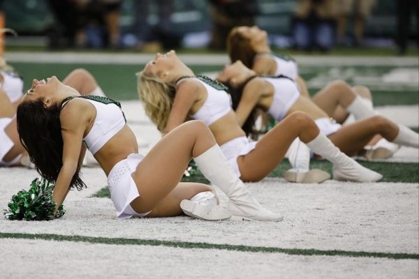 NFL: Ξεκίνησαν οι απόκριες για τις Cheerleaders (photos)